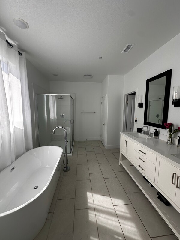 Foto del edificio - 7783 Howard Ct