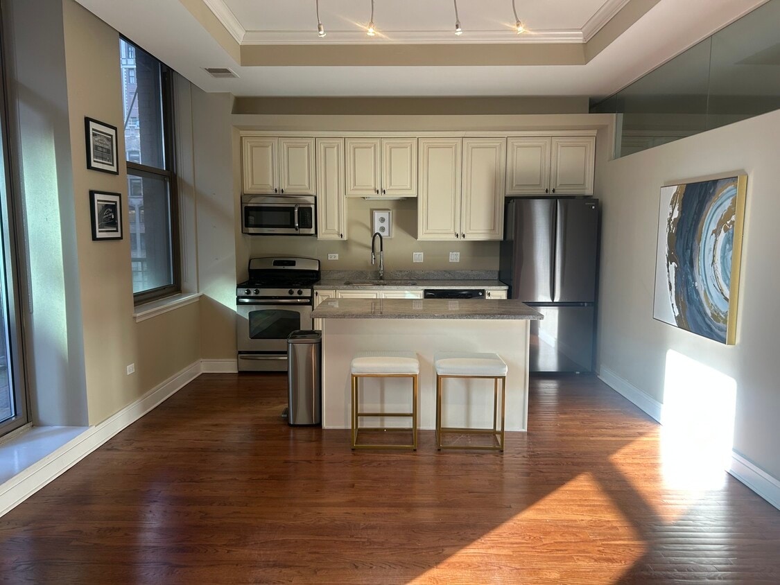 Building Photo - 212 W Washington St