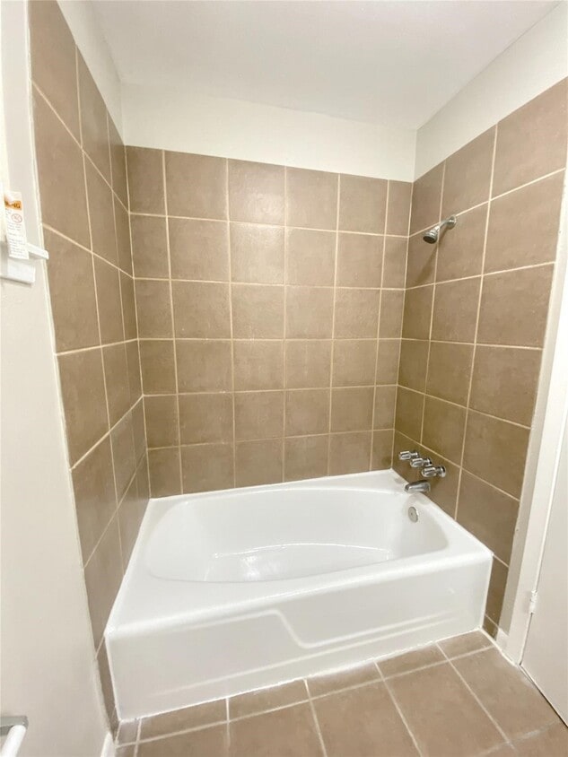 Building Photo - 1141 N Durham Dr