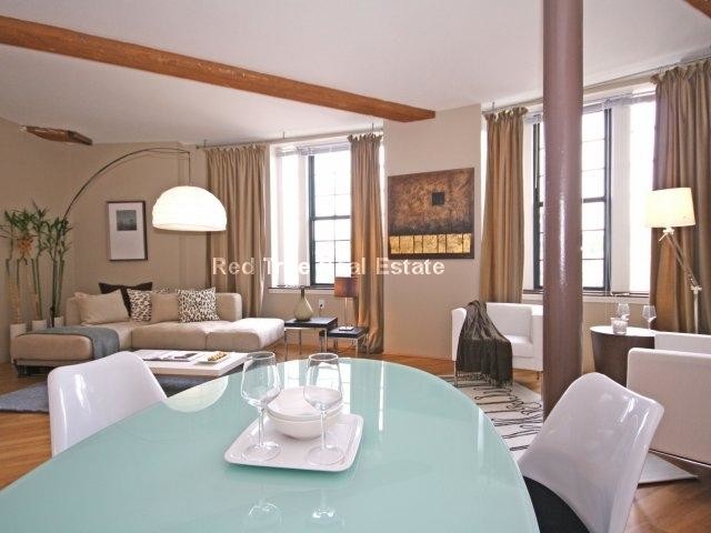 Foto del edificio - 1220 Adams St