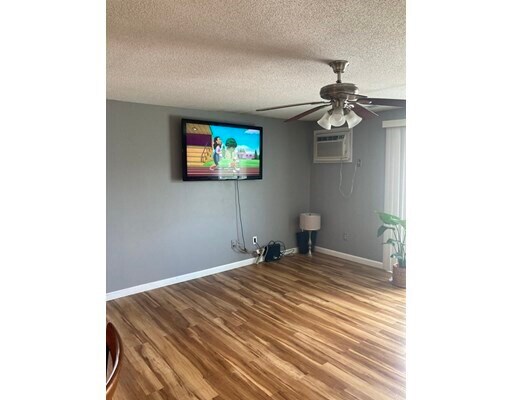 Foto del edificio - 1475 Braley Rd