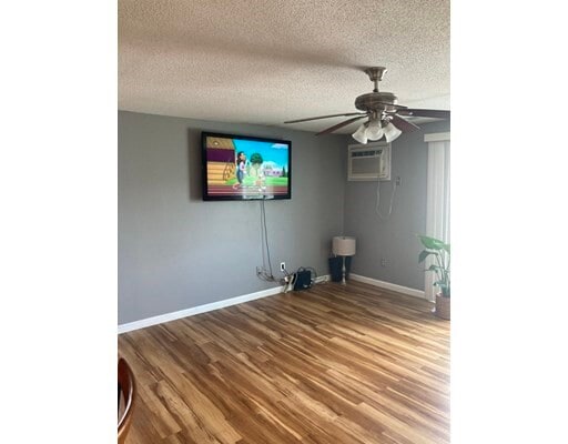 Building Photo - 1475 Braley Rd