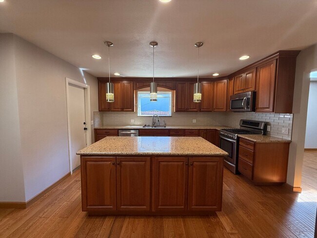 Foto del edificio - Beautiful Northeast Single Story Updated Home