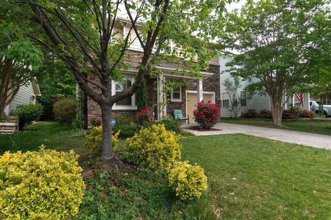 Building Photo - Beautiful 4 Bedroom Home in the Desirable ...