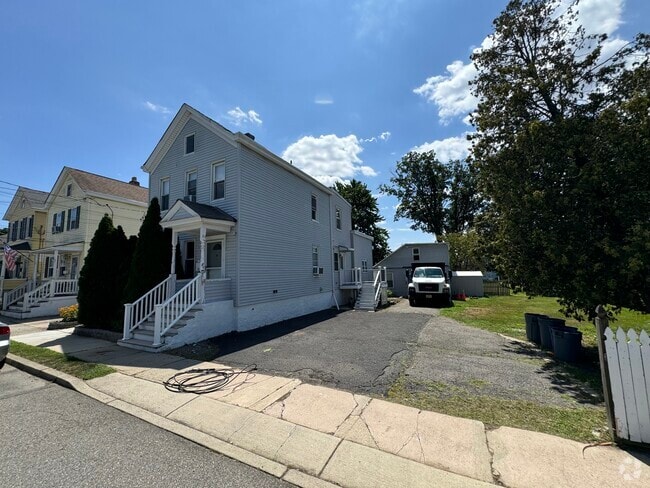 Building Photo - 24 Parker Ave