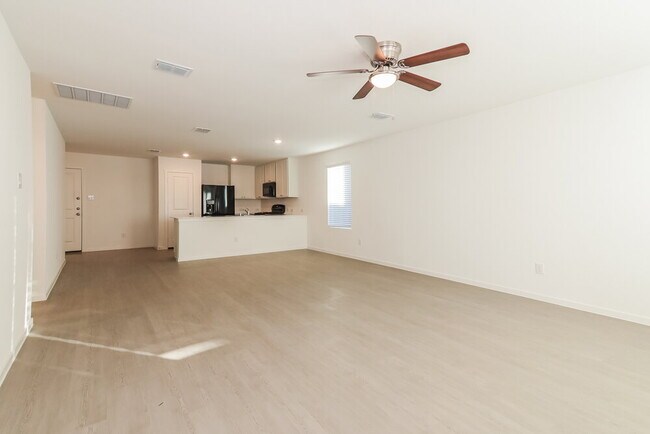 Foto del edificio - 5324 Agalinis Ave