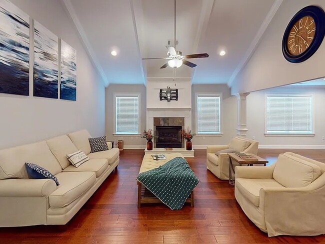 Building Photo - 168 Ridgeview Dr.