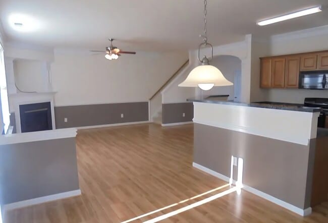 Foto del edificio - 2033 Cliffvale Dr
