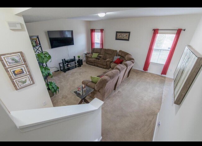 Foto del edificio - 6143 Brandon Dr