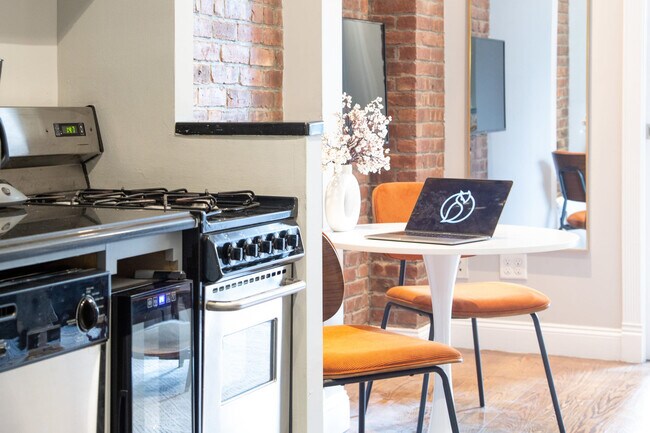 Foto del edificio - 689 10th Ave