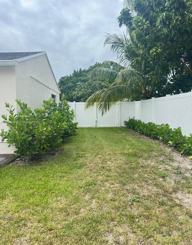 Foto del edificio - 6391 SW 39th St