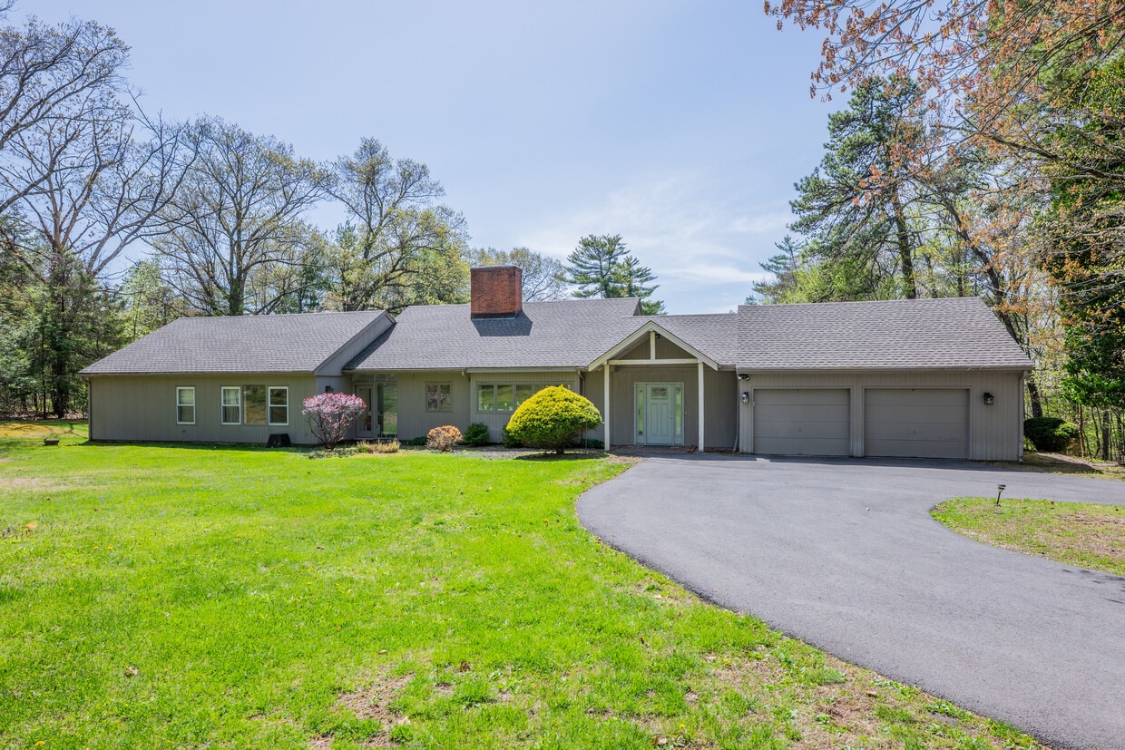 Primary Photo - 23 Vine Hill Rd