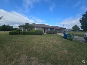 Building Photo - 202 Steller Ln
