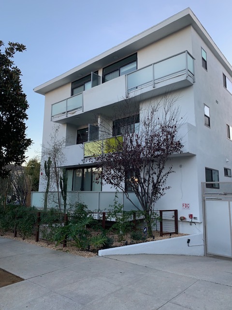 Building Photo - Upper Nomadic Santa Monica