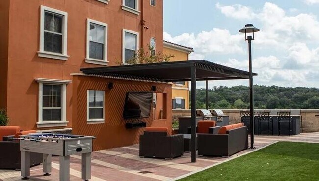 Foto del edificio - 17803 La Cantera Pkwy