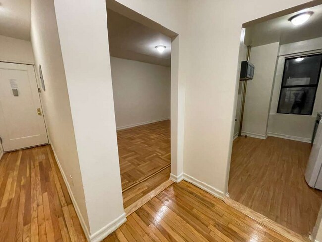 Foto del edificio - 3210 Kingsbridge Ave