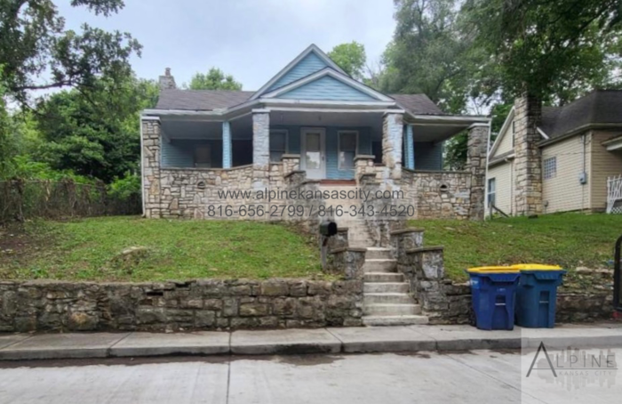 Primary Photo - Cute Home in Excelsior Springs