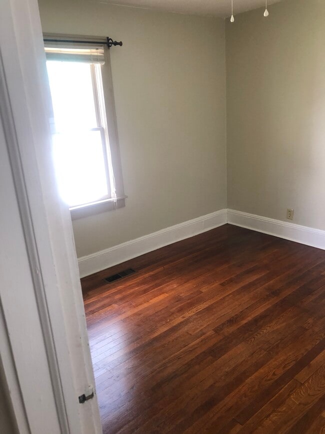 2nd Bedroom - 279 Lightner Ave