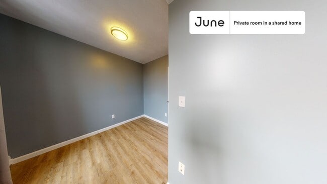 Building Photo - Room in Shared 3 bed/1 bath home