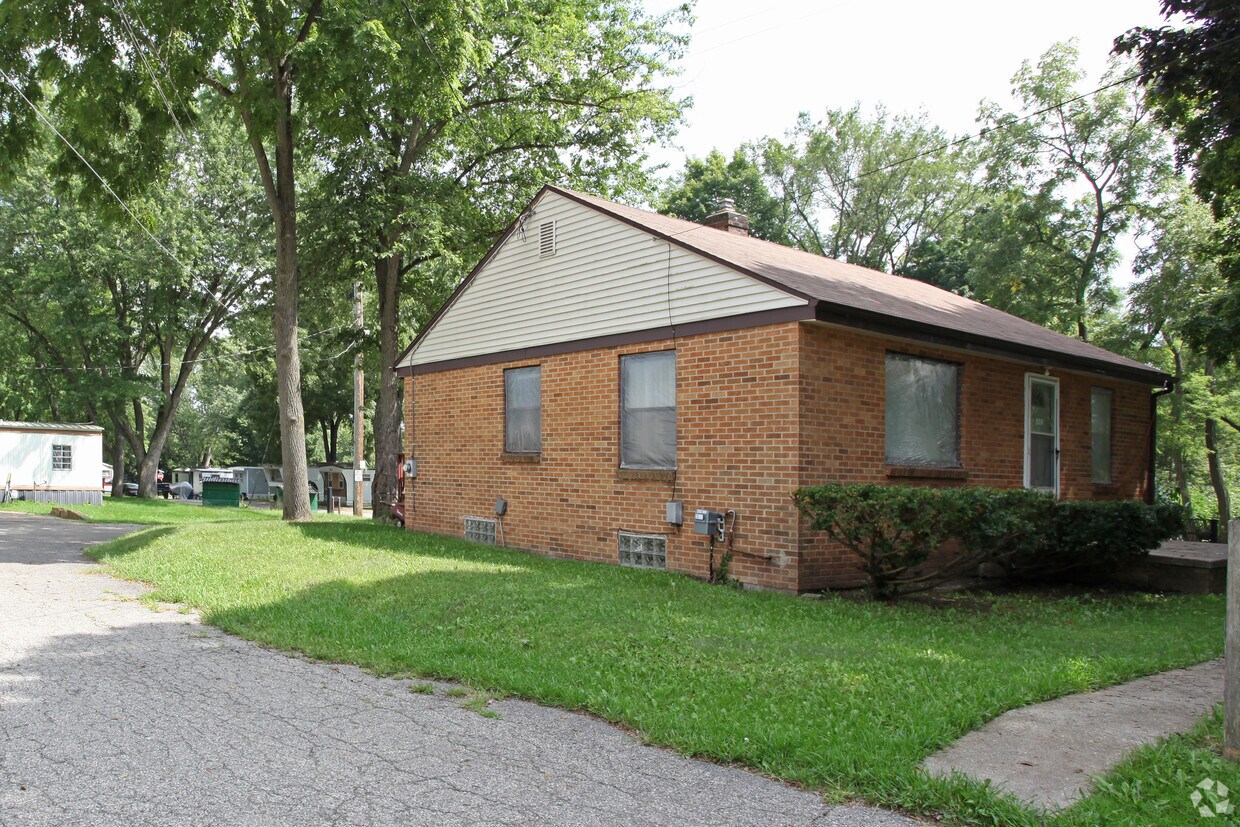 Oakbrook Mobile Home Park Apartments in Kalamazoo, MI