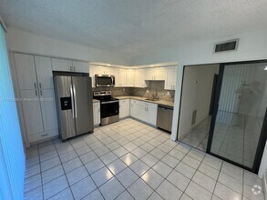 Building Photo - 8650 SW 133rd Avenue Rd