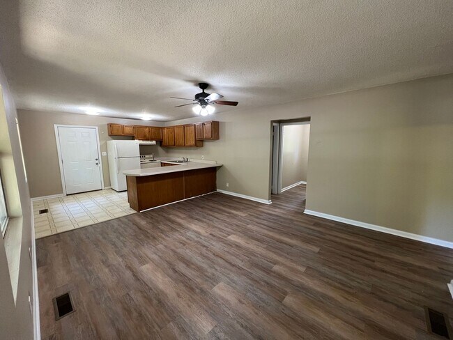 Building Photo - 3 Bedroom in Grant AL