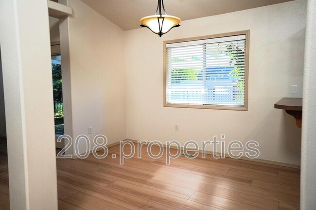 Foto del edificio - 9682 West Sleepy Hollow Lane