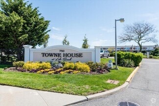 Building Photo - 750 Lido Blvd