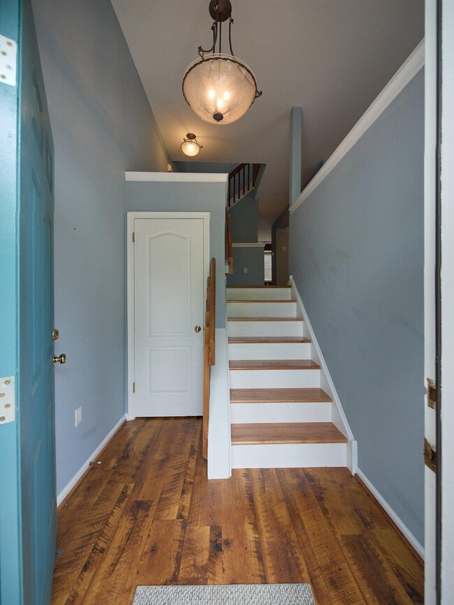 Building Photo - 3604 N Carriage Ct