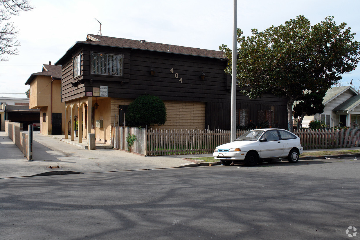 Primary Photo - 404 E 97th St