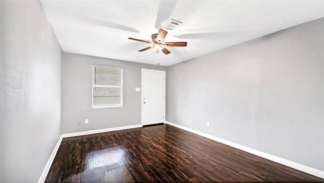 Building Photo - 3923 Heatherbloom Dr
