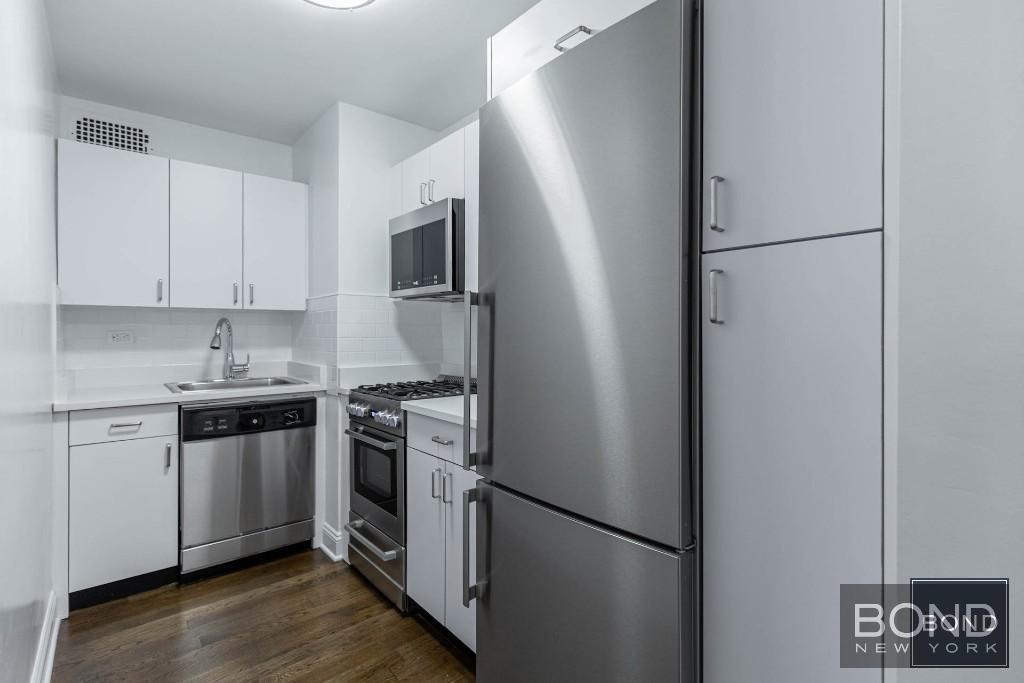 Foto principal - 957 Second Avenue