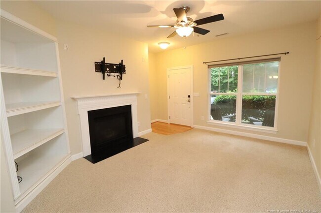 Foto del edificio - 8011 Sunset Branch Ct