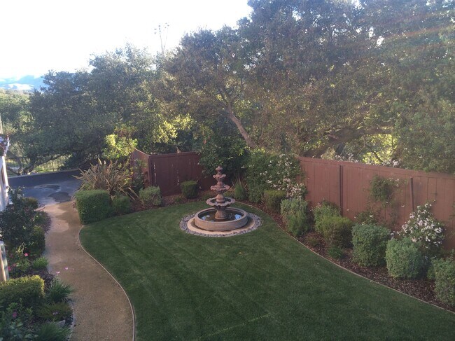 Building Photo - 1385 Corberosa Dr