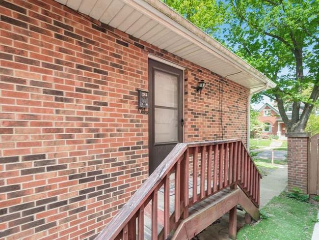 Building Photo - 285-287-287 E Deshler Ave