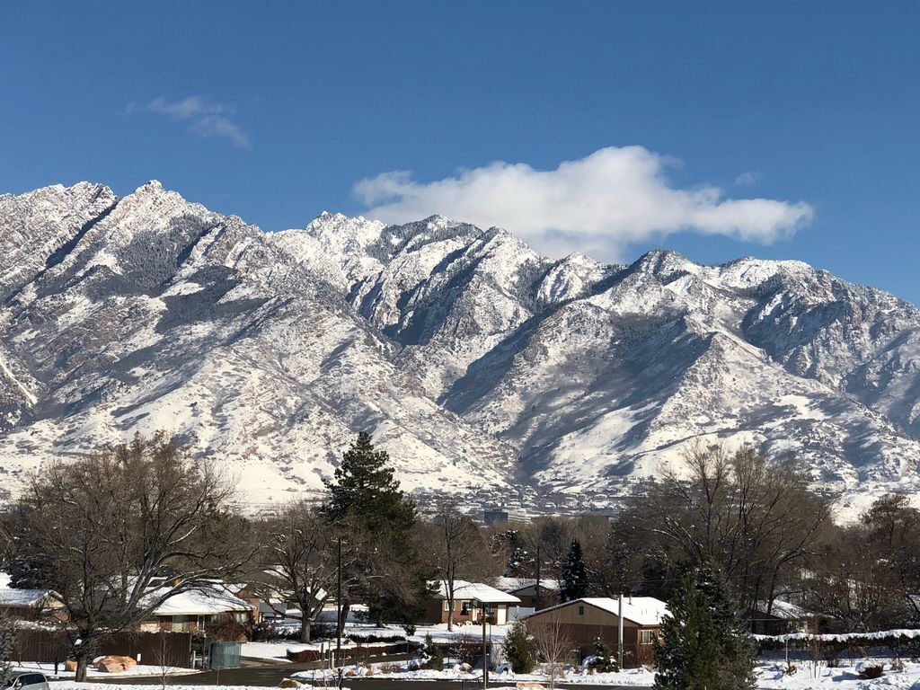 Vista de las montañas Wasatch - 8131 Clover Spring Lane