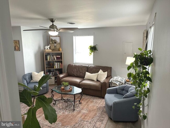 Foto del edificio - 7703 Dover Rd