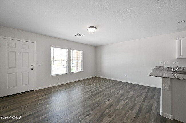 Foto del edificio - 183 Impala Pl