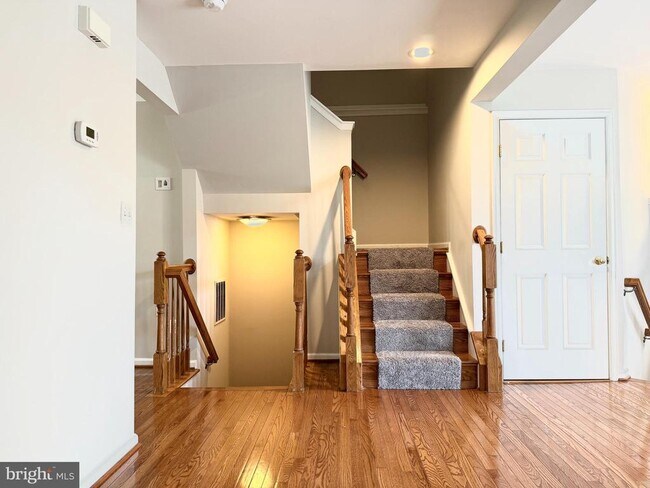 Building Photo - 15753 Viewpoint Cir