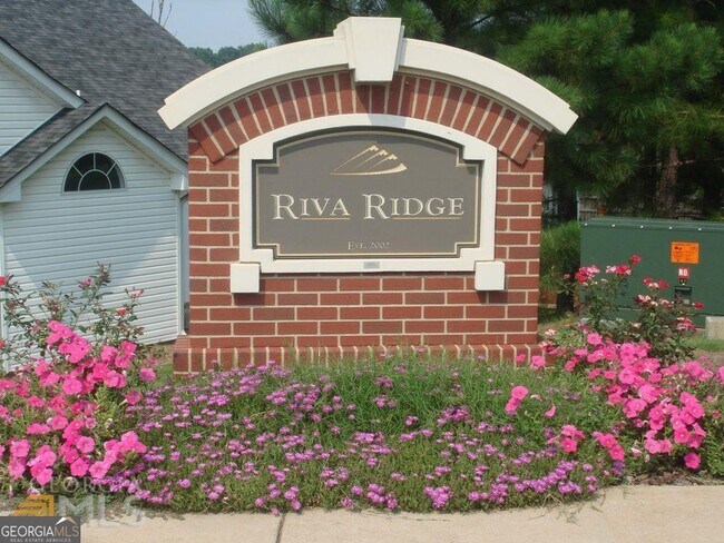 Foto del edificio - 2 Mill Ridge Pl