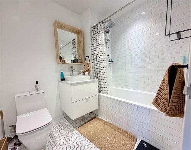 Building Photo - 651 New York Ave