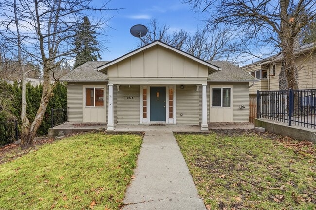 Building Photo - 508 E 19th Ave