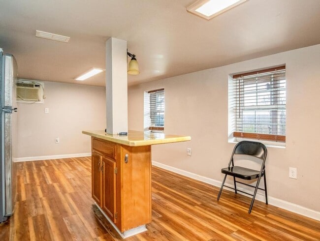 Building Photo - 3 bedroom home