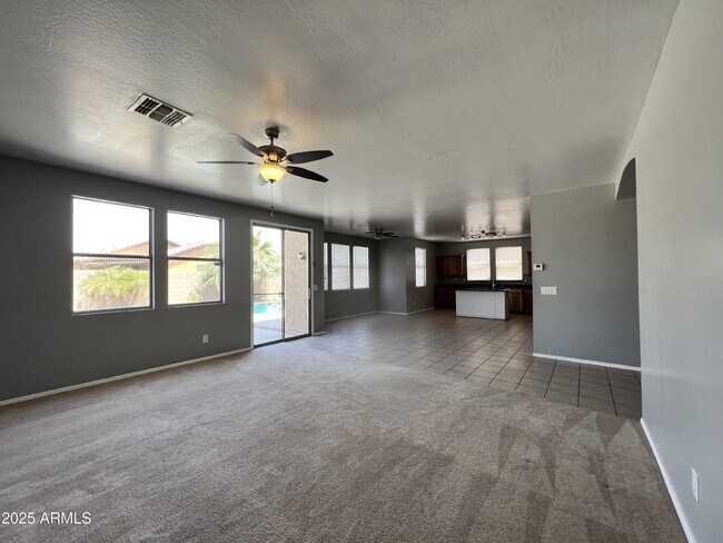 Building Photo - 46184 W Dutchman Dr