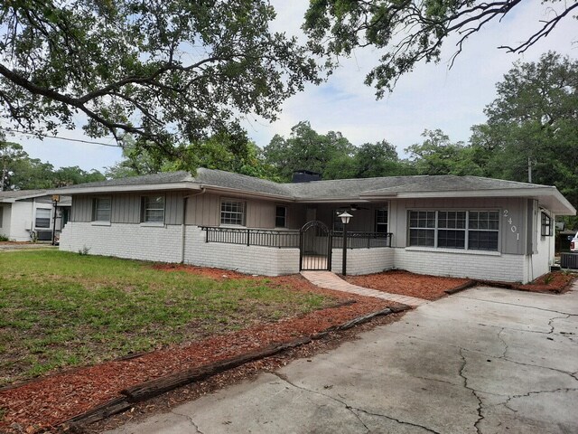Photo - 2401 53rd Ave W