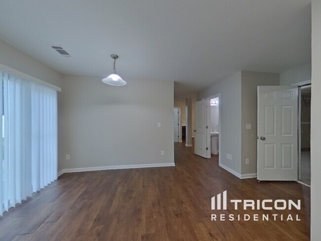 Foto del edificio - 2423 Dewey Creek Ln