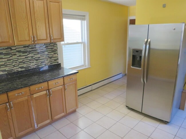 Building Photo - 741 Somerville Ave