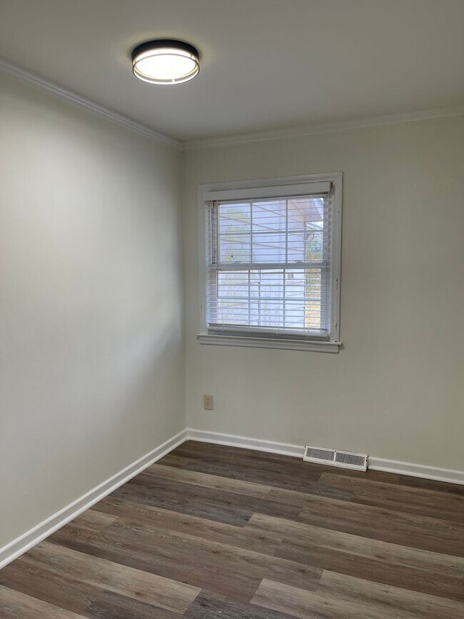 Foto del edificio - Available Now! 3 Bed/1 Bath in Enderly Park!