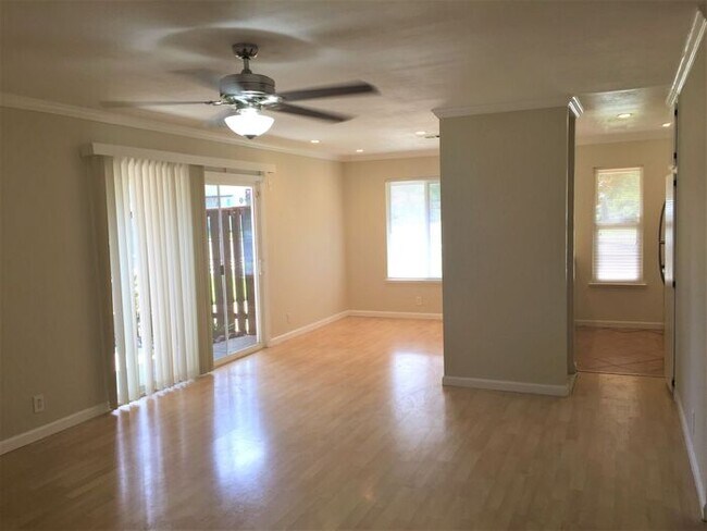 Building Photo - 2099 Olivera Rd