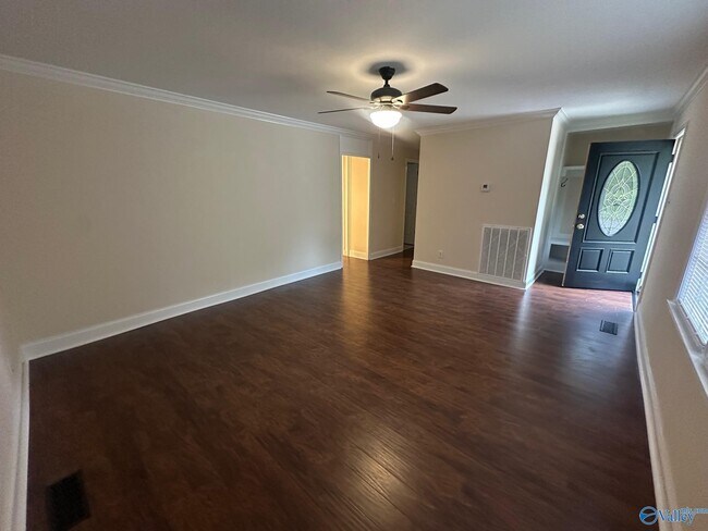 Foto del edificio - 300 N Plymouth Rd NW